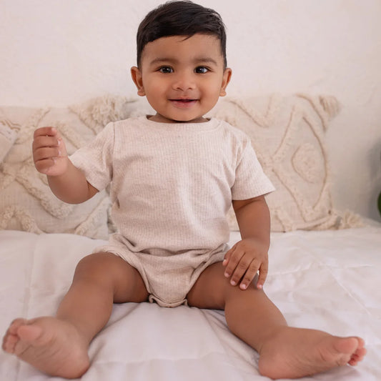 100% GOTS CERTIFIED ORGANIC COTTON Solid basic onesie for Infants - Oatmeal Textured Solid